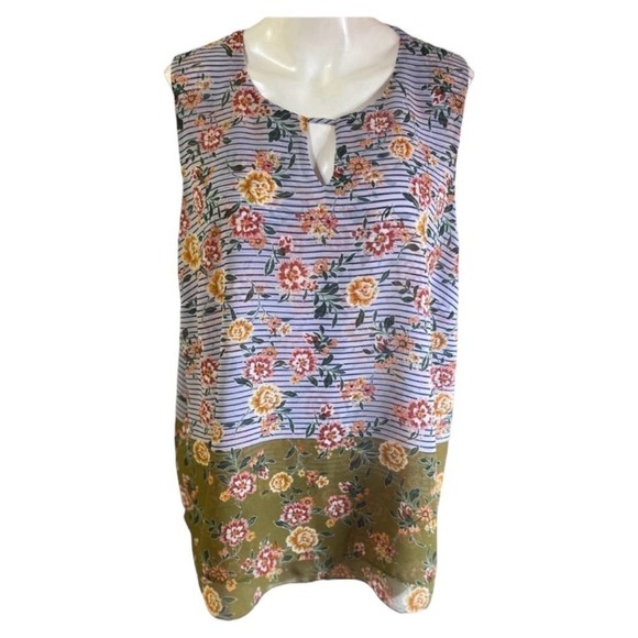 Cabi Penelope Top in Abstract Floral M - Picture 11 of 12